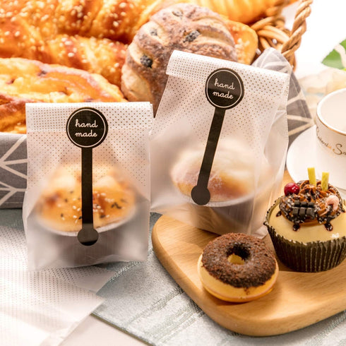 (200Pcs)100pcs Translucent Plastic Bags/Bakery Bags with 100pcs Hand made Stickers for Cookie Cake Chocolate Candy Snack Wrapping Good for Bakery ...