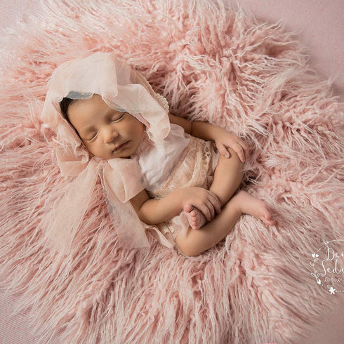 Newborn Photo Props Faux Fur Round 23.6 inch Soft Baby Boy Girl Photo Blanket Studio Photo Mat light pink...