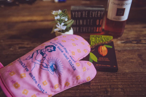 I Just Don't Want to Look Back and Think I Could Have Eaten That Funny Oven Mitt Funny Graphic Kitchenwear Cool Food Novelty Cookware Could Have O...