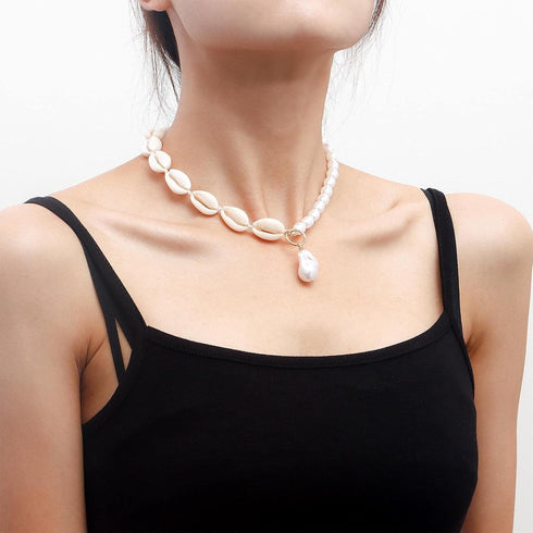 Bohemia Shell Choker Necklace Pearl Beaded Clavicle Necklace Baroque Pearl Pendant Necklace Cowrie Shell Necklace Choker Jewelry for Women and Gir...