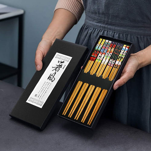 5 Pairs Chopsticks with 6 Cute Lucky Cats Chopstick Rest Set, Classic Japanese Style Reusable Light and Handy Natural Bamboo, Chinese Chopstick gi...