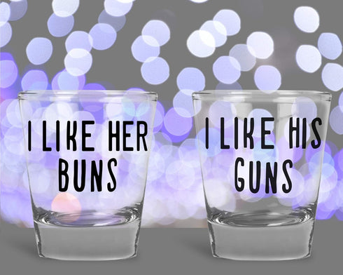 AW Fashions - I Like Her Buns, I Like His Guns - Wedding Gift For Newlyweds Couples - Funny Engagement Or Anniversary Present - 2 Pack Round Set o...