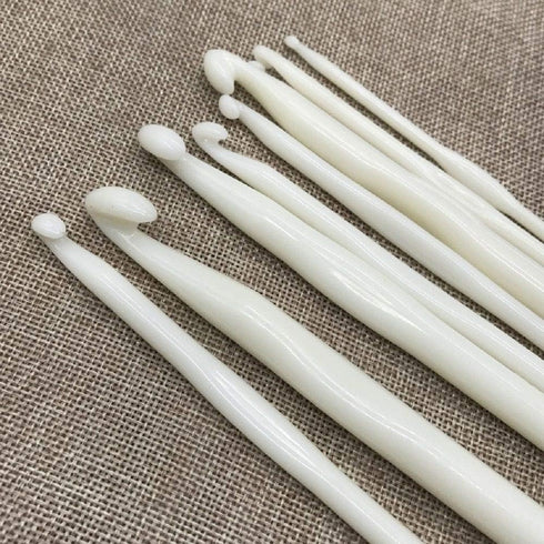 UTENEW Set of 9 White Handle Plastic Crochet Hook Smooth Knitting Needles 3-12mm Crochetting Yarn 5.9 Inch...