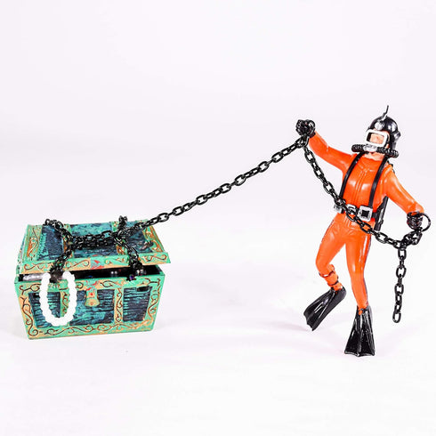 Penn-Plax Aquarium Decoration with Moving Treasure Chest, Floating Diver and Bubble Action, 4 Inches High...