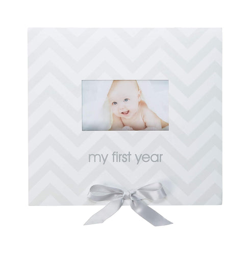 Pearhead Baby's First Year Calendar, Track Every Milestone and Memory, Full Year Milestone Tracker, Baby Keepsake, Gift For Baby Girl and Baby Boy...