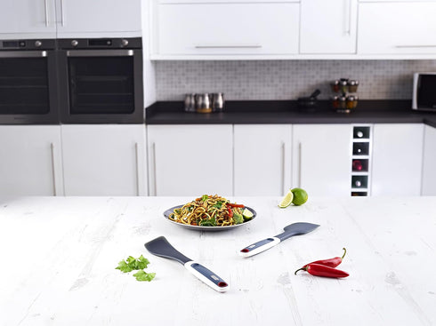 Zyliss Easy Lift Turner Silicone Spatula - Angled Head for Easy Food Turning - 11.5in Rubber Spatula for Frying Pan & Stir Fry Cooking, Dishwasher...