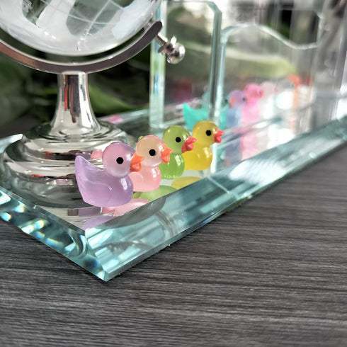 100 Pcs Luminous Mini Resin Ducks Tiny Glow in The Dark Duck Micro Garden Landscape Potted Plants Decoration Aquarium Dollhouse Ornament for Famil...