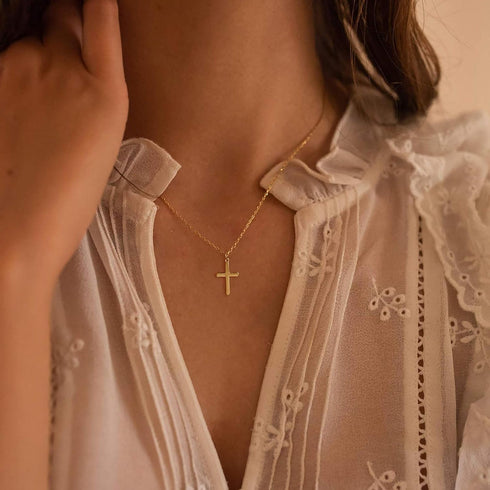 2pcs Cross Necklace For Women Men?Stainless Steel Gold Silver Faith Dainty Fashion Elegant Cute Simple Small Cross Necklace For Women Jewelry (gol...