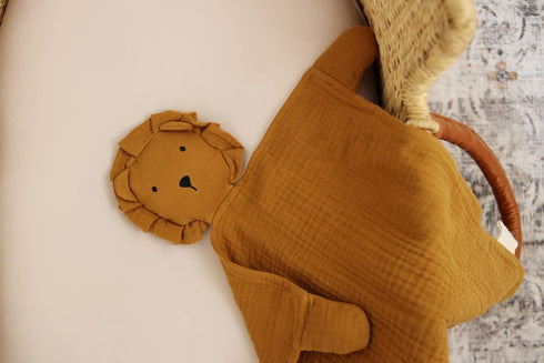 Marlowe & Co Organic Cotton Muslin Lion Lovey Blanket, Organic Cotton Muslin Lion Security Blanket (Toffee)...