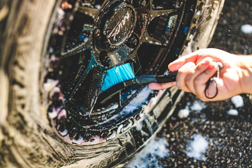 The Rag Company - ULTRA Wheel and Body Brush - Multi-Directional Soft Tip Bristles Safe for Wheels, Tires, and Body Panels on Cars, Trucks, and SU...