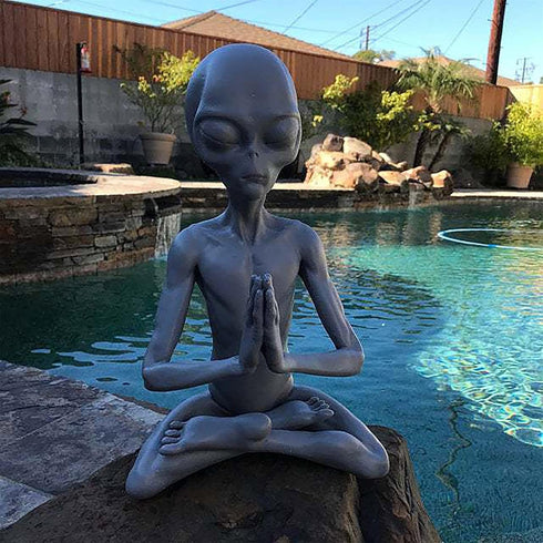 Meditating Alien Garden Sculptures & Statues, Alien Resin Statue Ornament Yard Best Art Decor for Indoor Outdoor Home or Office Collectible Figuri...