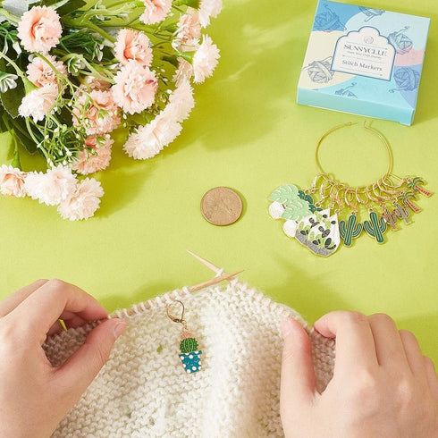 SUNNYCLUE 1 Box 20Pcs Stitch Markers Cute Lobster Clasp Charms Green Plants Cactus Crochet Stitch Marker Removable Knitting Stitch Markers Metal C...
