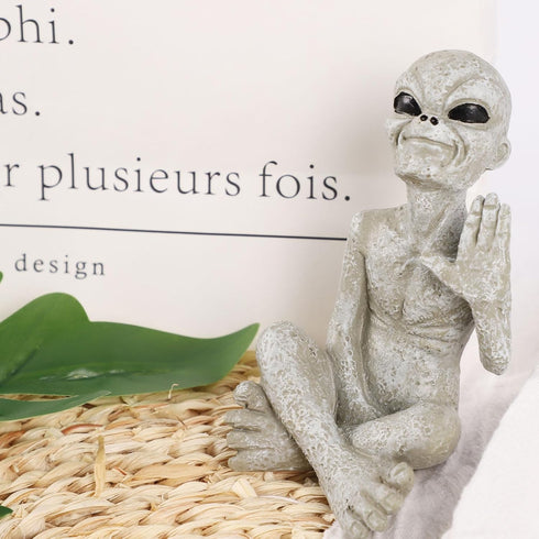 Alien Greetings Earthlings Sitting Statue 4.3" UFO Resin Figurine Decor for Garden Outdoor Space Decoration for Home Desk Indoor...