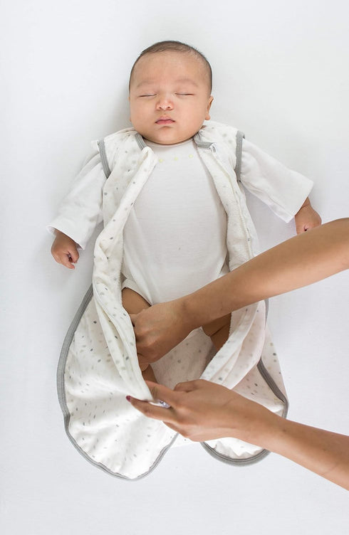 Amazing Baby Microfleece Sleeping Sack, Wearable Blanket with 2-Way Zipper, Use After Swaddle Transition, Playful Dots, Sterling, Large 12-18 Mont...
