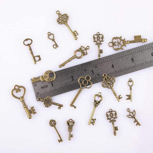 CHuangQi 125pcs/6oz Vintage Skeleton Keys Set, Steampunk Key Necklace, Antique Bronze Charms Pendants, DIY Handcrafts Jewelry Making, Wedding & Bi...