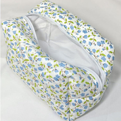 Floral Makeup Pouch,Quilting Flower Makeup Bag,Toiletries Bag,Cosmetic Bag,Skincare Bag,Stuff Bag,Fashionable Travel Makeup Pouch,Small Makeup Pou...