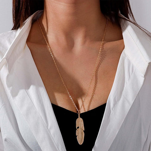 Boho Feather Necklace Long Feather Pendant Necklace Gold Leaf Necklace Vintage Long Necklace Deck Shaped Necklace Chain Jewelry for Women and Girl...
