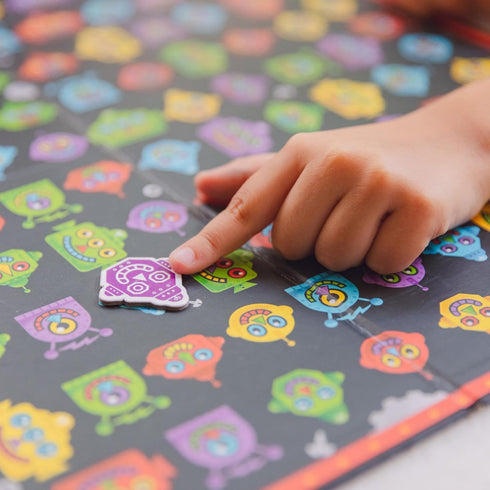 Educational Insights Robot Face Race, Fast Paced Color Recognition Matching Game, for 2-4 Players, Award-Winning Fun Family Board Game for Kids Ag...