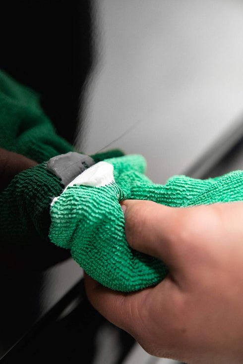 Turtle Wax 50935 Scratch Repair and Renew, Removes Fine Surface Scratches, Swirls, Paint Transfer, for Vehicles Including Cars, Trucks and Motorcy...