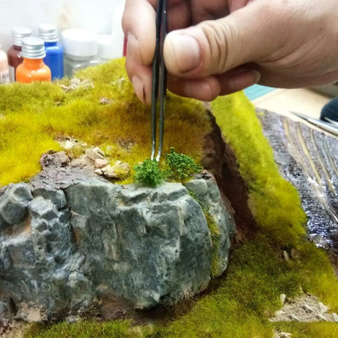 28 Pcs Green Bushy Tufts Lowland Shrubs Tuft Terrain Model Kit Static Scenery Model DIY Miniature for Train Landscape Railroad Scenery Sand Milita...