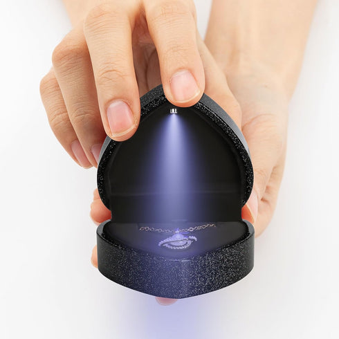 LETURE Heart Shaped LED Pendant Necklace Box, Jewelry Gift Boxes for Bracelet Bracelets, Small Jewelry Display with Light for Proposal Engagement ...