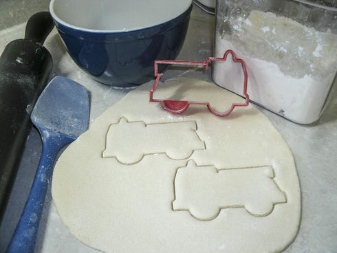 FIRE TRUCK FIRETRUCK ENGINE VEHICLE FIREMAN SAM COOKIE CUTTER MADE IN USA PR909...