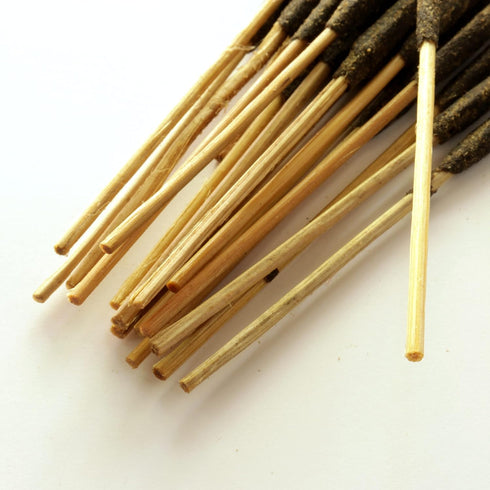 Oud Agarwood Incense Sticks - Artisan Luxury Masala Incense - Handcrafted Long-Burning (75 Minutes) Extra-Thick Sticks - Exotic Divine Scent for H...