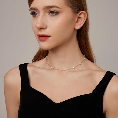 Dainty Pearl Choker Necklace Adjustable Gold Barque Pearl Beaded Chain Necklace for Women Simple Gold Pearl Pendant Necklace Bridesmaid Wedding Je...