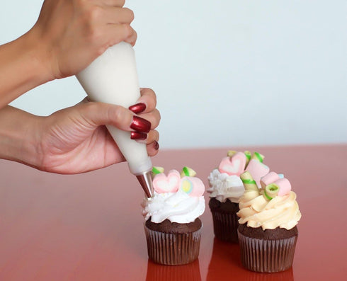 Piping Pastry Bag Pack of 100 Plastic Disposable Cream Pastry Bag Cake Icing Sugarcraft Cupcake Piping Decorating Tool For Baking Supplies (Large ...
