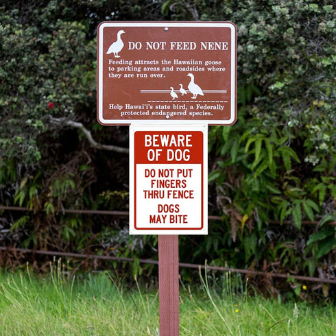 Do Not Put Fingers Thru Fence Dogs May Bite Security Sign Outdoors yard Signs Safety Warning Sign Wall Decorative Metal Tin Signs Size 8 X 12 Inch...