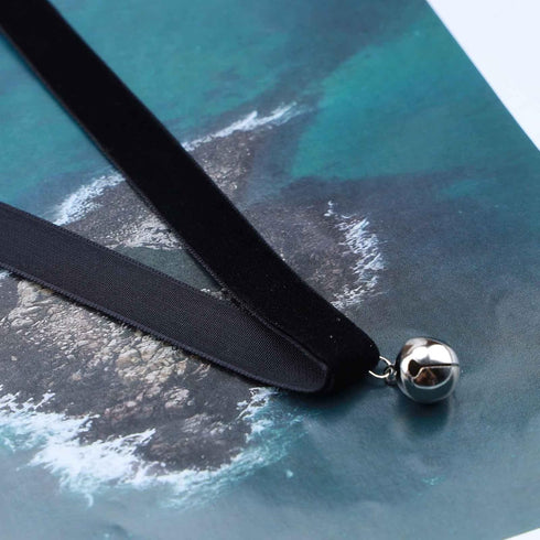 Vintage Satin Choker Necklace Silver Ball Pendant Necklace Short Velvet Necklace Punk Black Wide Leather Necklace Chain for Women and Girls (Silve...