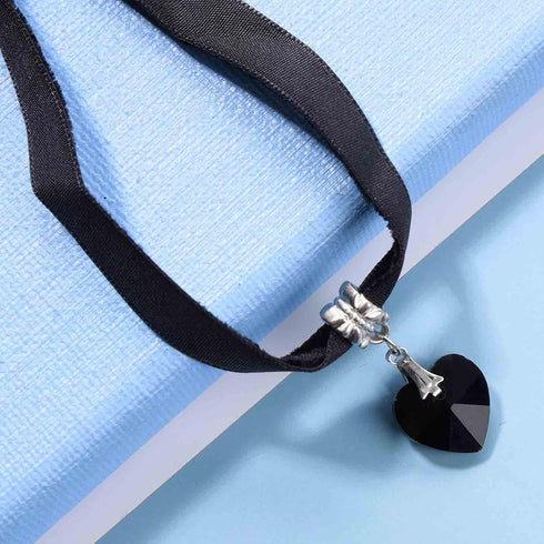 Punk Black Velvet Choker Necklace Love Heart Pendant Necklace Vintage Black Satin Choker Necklace Gothic Retro Leather Collar Necklace Chain Jewel...