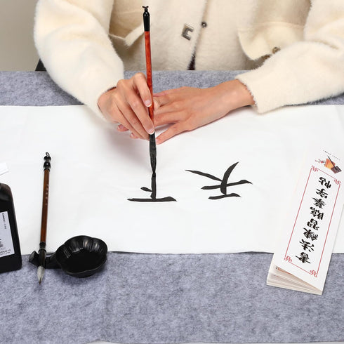 MEGREZ Chinese Calligraphy Drawing Felt Mat, Sumi Xuan Paper Painting Felt Desk Pad for Chinese Calligraphy Writing Japanese Drawing, Gray, 31.5 x...