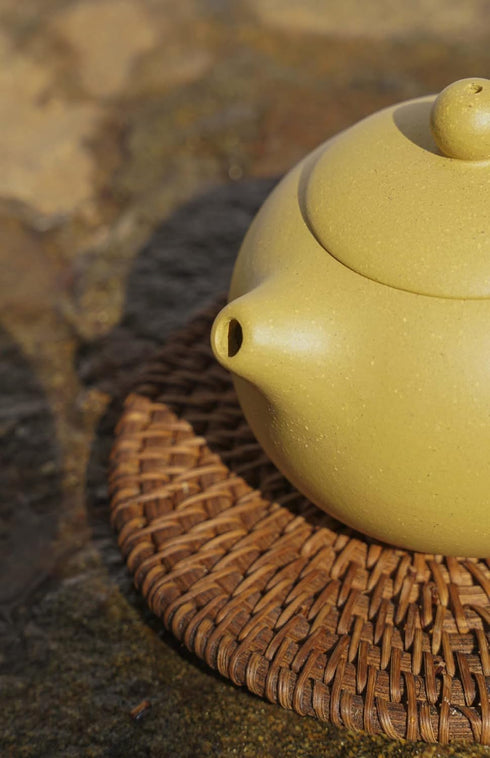 Clay Teapot 6.8oz/200ml Chinese Yixing Zisha Handmade Purple Sand Yellow Mud Small Xishi Tea Pot Kungfu Tea Infuse Brew Loose Tea...
