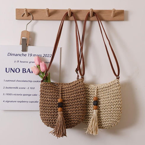 Fashionable Straw Crossbody Bag for Women, Spacious Hand-Woven Purse with Classic Satchels, Rattan Handbag for Beach...