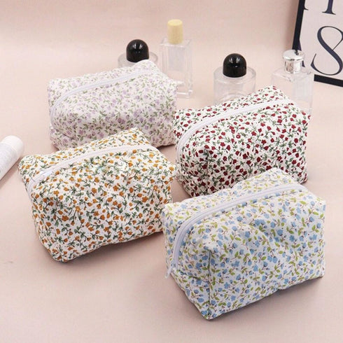 Floral Makeup Pouch,Quilting Flower Makeup Bag,Toiletries Bag,Cosmetic Bag,Skincare Bag,Stuff Bag,Fashionable Travel Makeup Pouch,Small Makeup Pou...