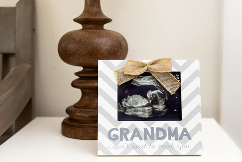 Pearhead Grandma Pregnancy Announcement Sonogram Picture Frame, Ultrasound Photo Frame for New Grandparents, Ideal Pregnancy Reveal Keepsake for G...