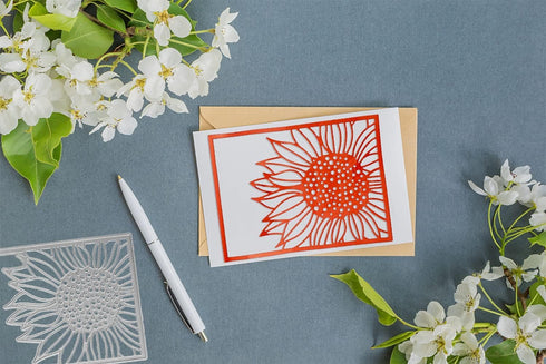 Hying Metal Sunflower Frame Cutting Dies for Card Making, Fall Frame Dies Thanksgiving Flowers Die Cuts for Crafting Stencil Embossing Tool Scrapb...