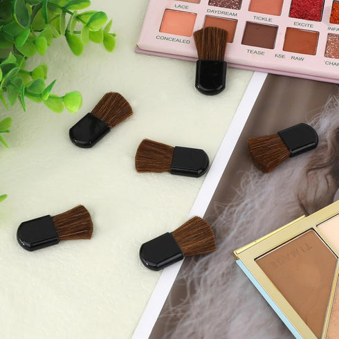 30Pcs Disposable Makeup Brushes Mini Cosmetic Brush Small Blush Brushes Portable Powder Brush for Loose Powder Foundation Applicator Beauty Tool f...