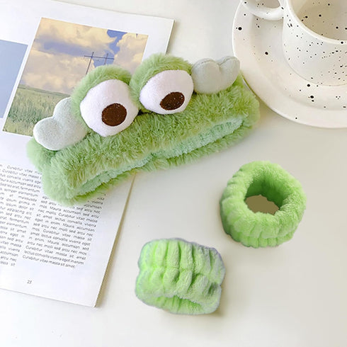3-Piece Frog Spa Headband and Wristband Set - Green Frog Eye Elastic Headband,Cute Makeup Hair Band with Wristband for Women Girls Face Washing Sk...