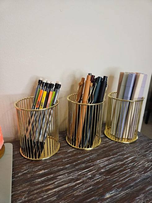 2Pcs ( Square + Circle ) Post Note Holder + Pen Holders,Gold Metal suit for Desk Memo?tableware?flowers?marker pencil Storage,Home Office Supplies...