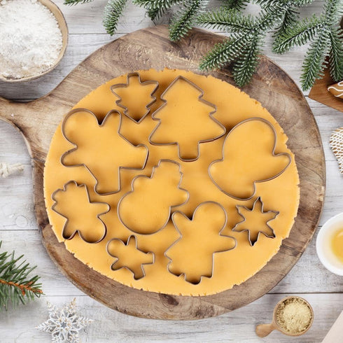 Christmas Cookie Cutter Set,18 Piece Stainless Steel Winter Christmas Cookie Cutters Shapes for Baking - Christmas Tree,Snowflake,Snowman,Gingerbr...
