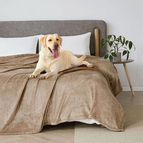 Veehoo Fluffy Fleece Dog Blanket, Soft Cozy Flannel Pet Throw for Dogs and Cats, Washable Couch Bed Blankets Cover for Sofa, Cot, Indoor & Travel,...