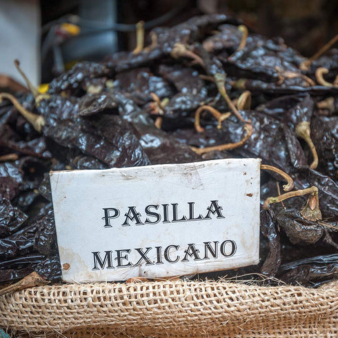 4oz Pasilla Negro Chilaca Dried Whole Chile Seco Peppers, Chili Pods for Authentic Mexican Food, Black Bell Pepper....