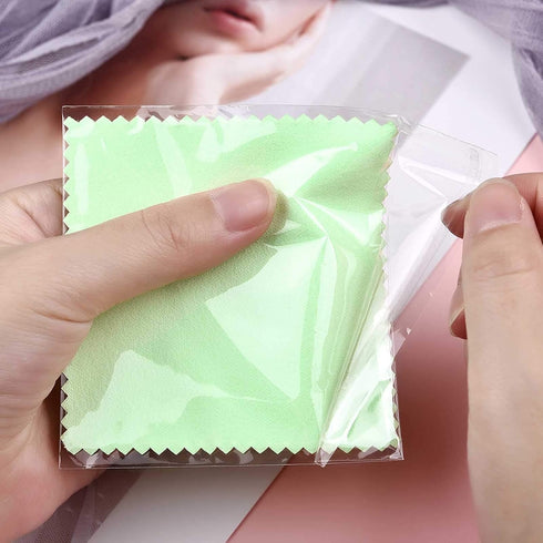 SEVENWELL 50pcs Jewelry Cleaning Cloth Green Polishing Cloth for Sterling Silver Gold Platinum Small Polish Cloth 8x8cm...