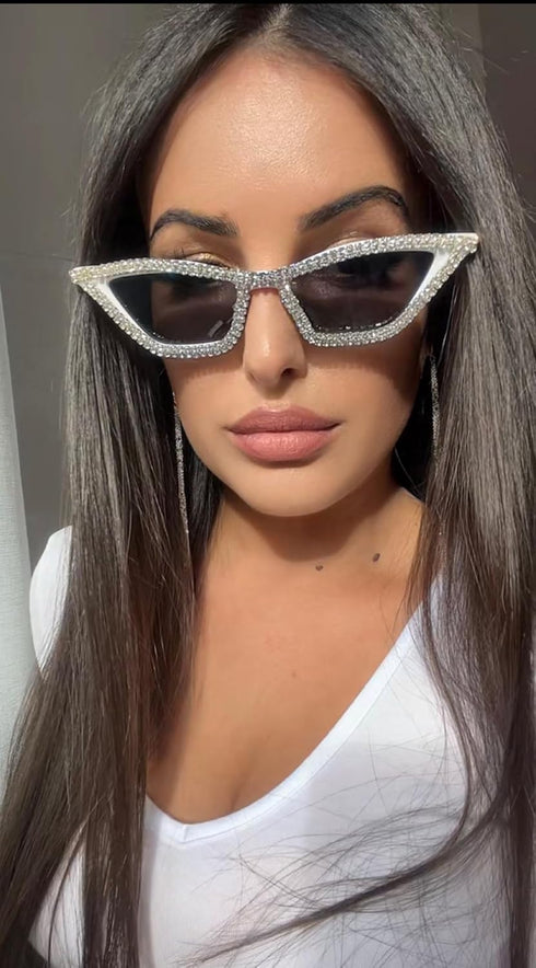 FEISEDY Small Cat Eye Sunglasses for Women Vintage Square Sparkling Crystal Trendy Retro Cateye Sunglasses B2317...