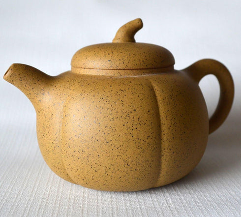 Teapot 8oz Chinese Clay Zisha Tea Pots Yellow Zini Eggplant for Loose Tea Coffee (Yellow)...