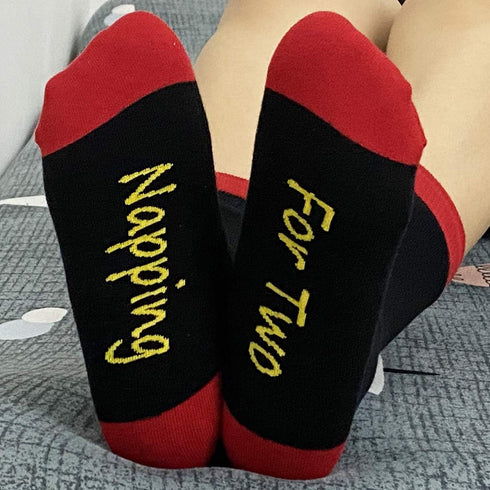 JXGZSO Pregnancy Gift Mommy To Be Socks Gifts Napping For Two Mom Sock Pregnant Mom Gift (Napping For Two Socks Set)...