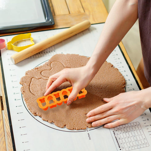 Cracker Cutter, Mini Cookie Cutter Cute Animal Fish Shaped Baking Stencil for Biscuit Chocolate Sugar Ice Fondant Baking Kitchen Utensils-6 Fish (...