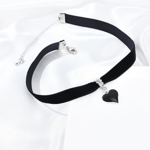 Vintage Black Choker Necklace for Women, Velvet Drip oil Black Heart Choker Necklace, Valentines Day Halloween Cosplay Party Jewelry, Adjustable L...